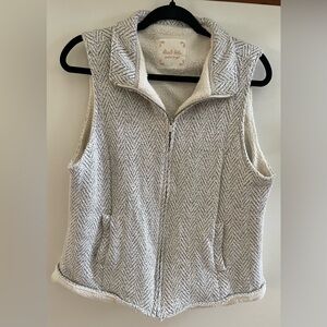 Women's Altar'd State Sherpa Lined Vest Size Large Winter Vest Chevron Zip Up